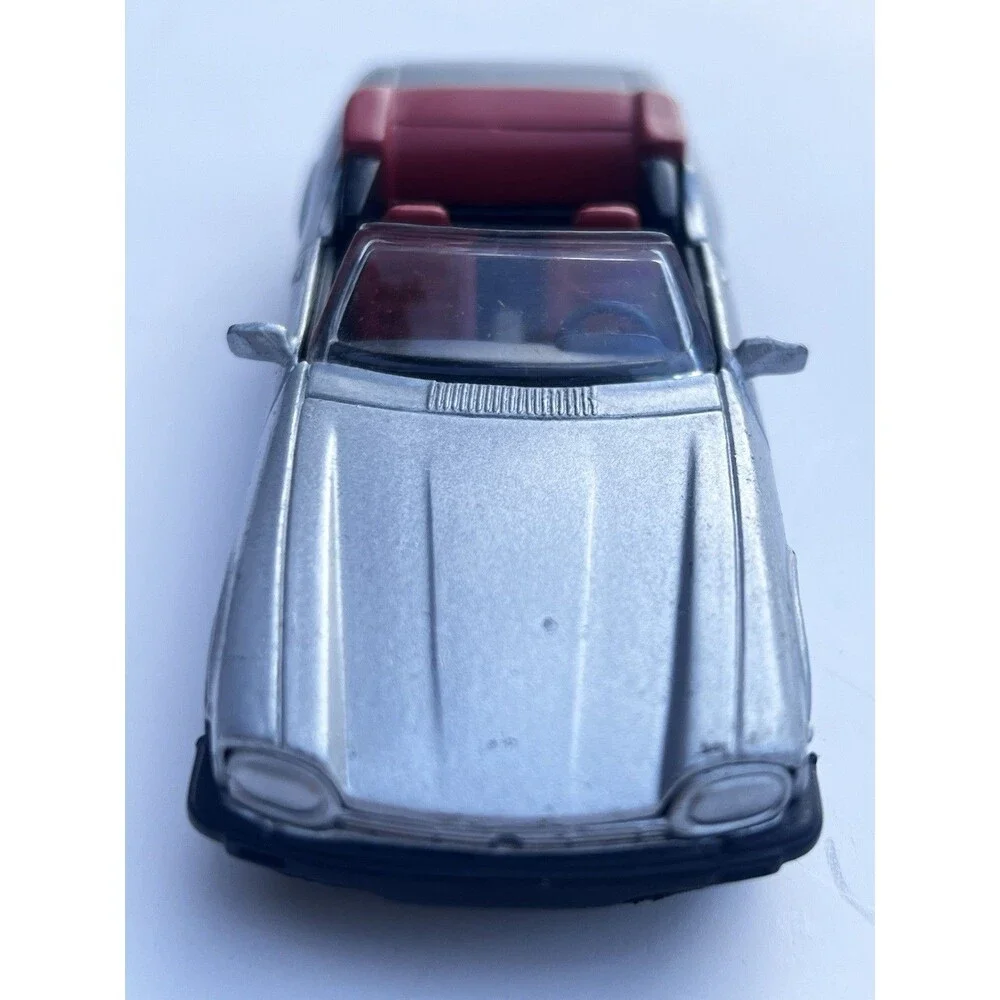 JAGUAR 1988 XJ-S V12 RED IN SILVER 1:43 NICE DETAIL 4+1/4